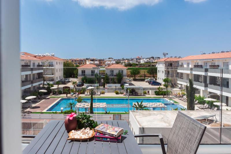 SunnyVillas Suite Mythical GYM Swimming Pool S21 - image 14