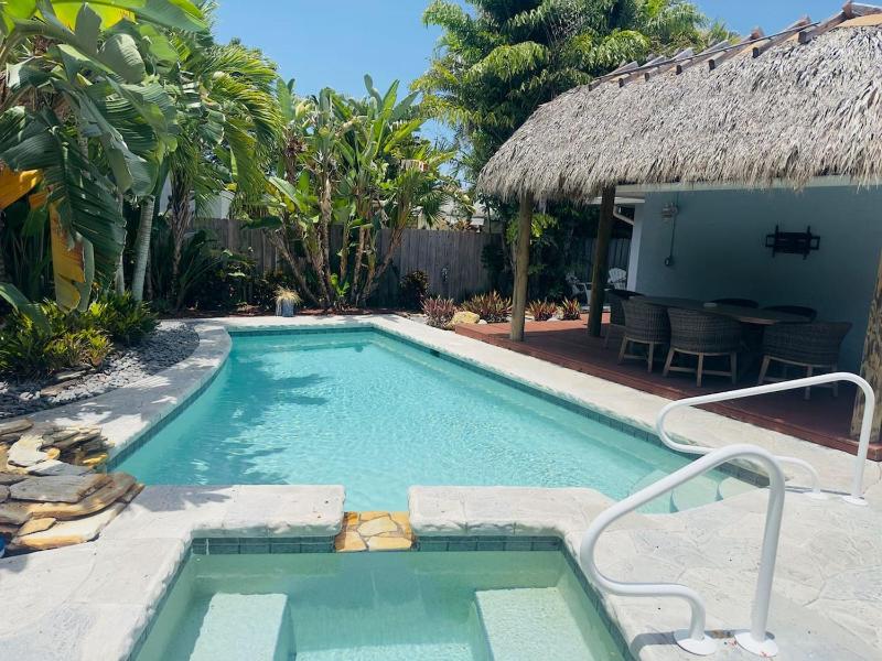 Blue Lagoon amazing Beach and Pool House - image 6
