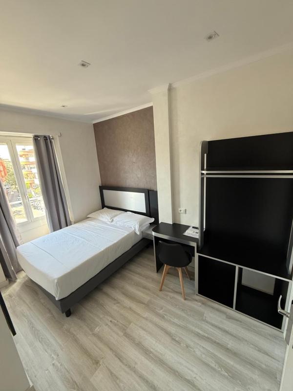 Standard Double Room image 3