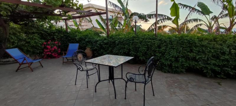 Appartamenti Cerami con parcheggio a un passo dal mare - image 5