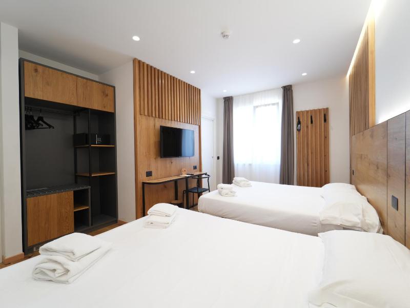 Quadruple Room image 1