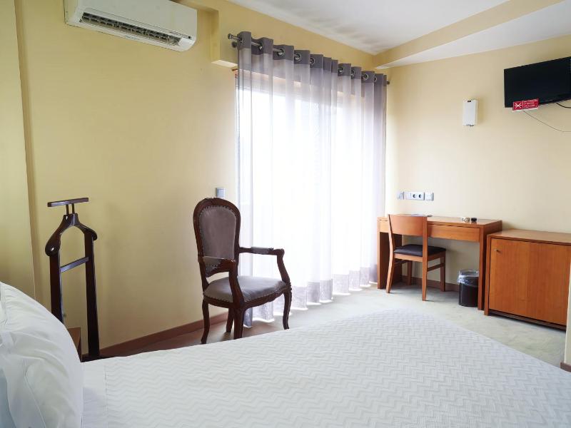Double Room image 4