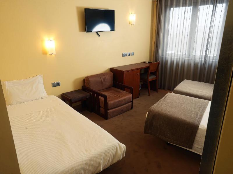 Triple Room image 3