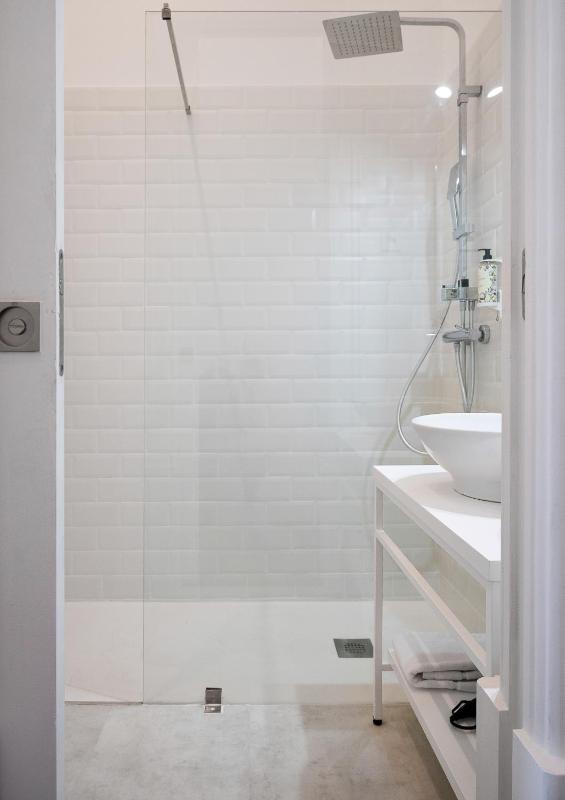 Superior Double Room with Garden View image 3