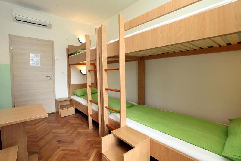 Quadruple Room image 4
