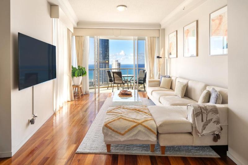 Zenith Shore - Resort Living above Surfers Paradise - image 15