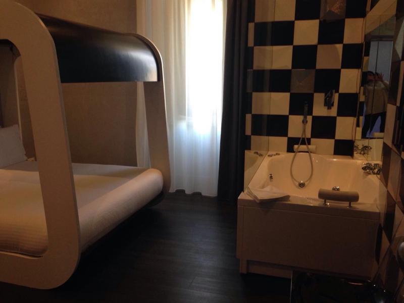 Deluxe Double Room with Spa Bath  image 1