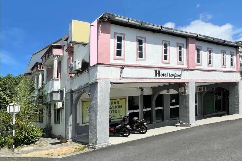 OYO 90324 Muar Station Hotel - image 32