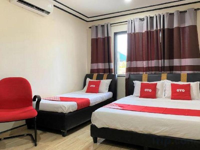 OYO 90324 Muar Station Hotel - image 12