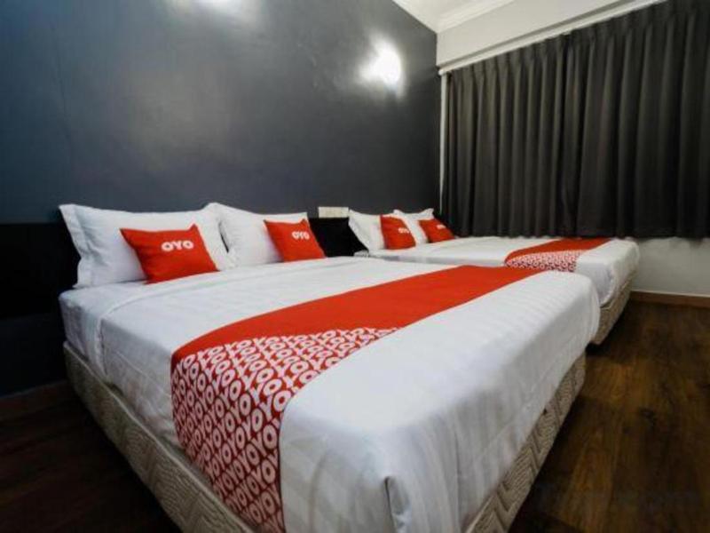 OYO 90324 Muar Station Hotel - image 37