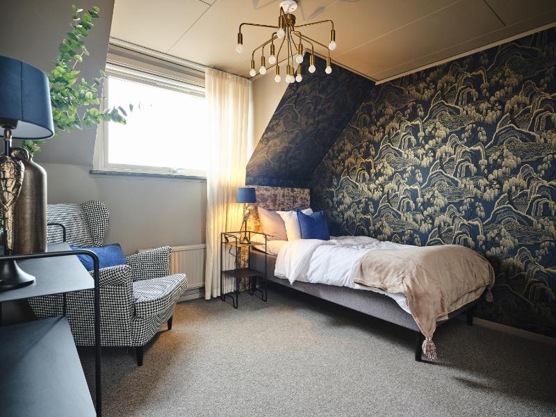 Single Room image 3