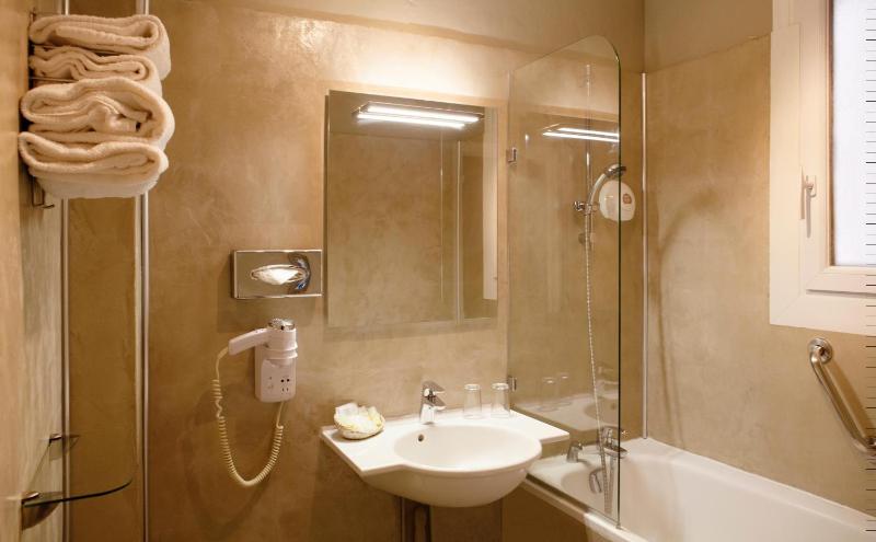 Superior Double or Twin Room image 2