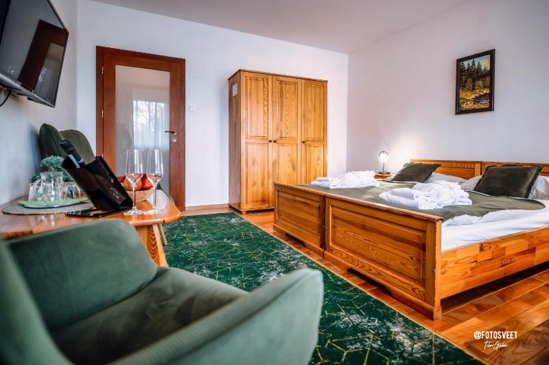 Double Room with Balcony image 3