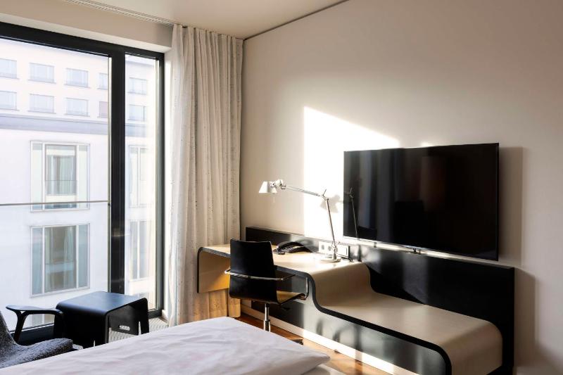 Standard Double Room image 4