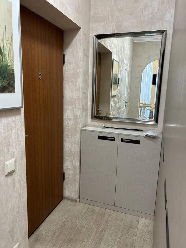 One-Bedroom Premium Apartment image 4