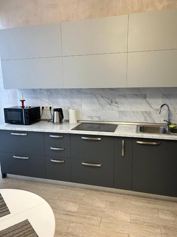 One-Bedroom Premium Apartment image 3