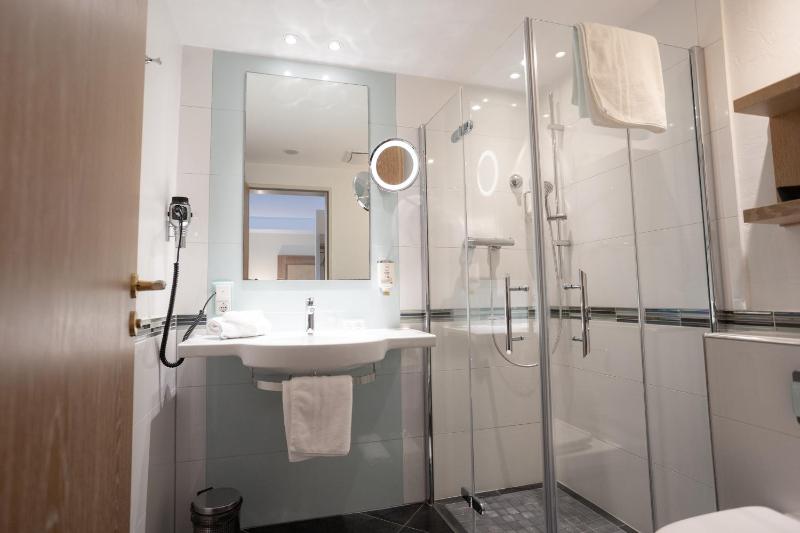 Standard Single Room image 2