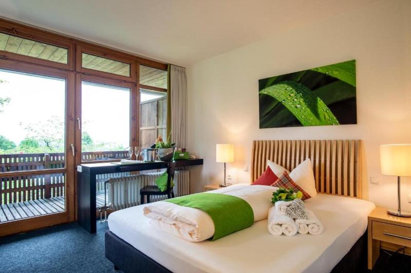 Classic Double Room image 3
