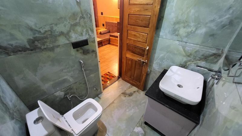 Hearth Cozy 2BHK Near Mall Road & Naini Lake - image 9