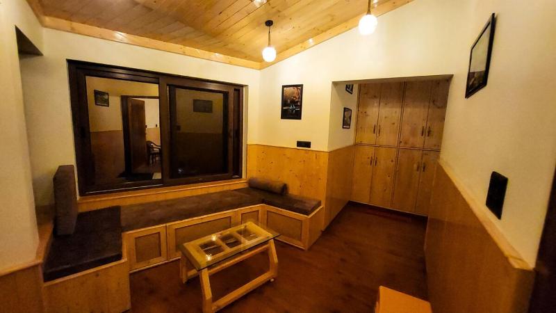 Hearth Cozy 2BHK Near Mall Road & Naini Lake - image 15