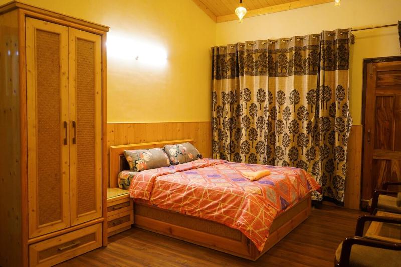 Hearth Cozy 2BHK Near Mall Road & Naini Lake - image 16