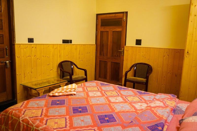 Hearth Cozy 2BHK Near Mall Road & Naini Lake - image 2