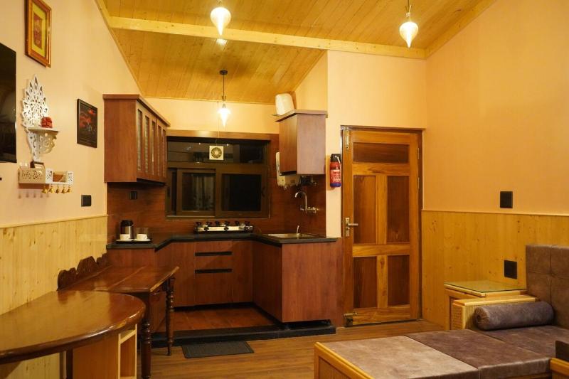 Hearth Cozy 2BHK Near Mall Road & Naini Lake - image 4