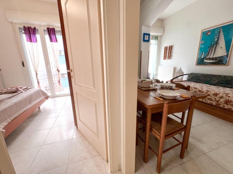 Atene Apartament a 50 mt dal mare Rif A097 - image 5