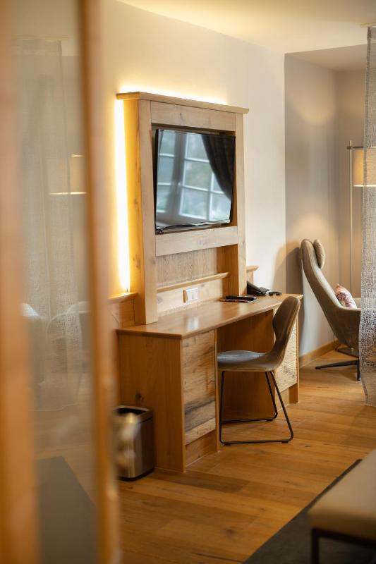 Large Double Room image 2