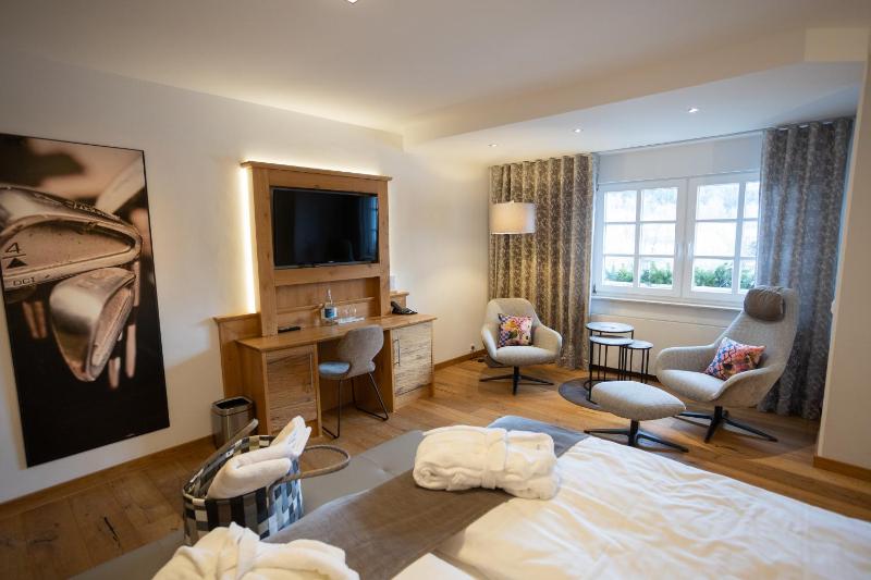 Large Double Room image 3