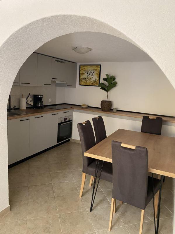 Alto Mare Apartments - image 17