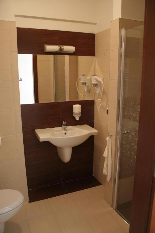 Comfort Triple Room image 4