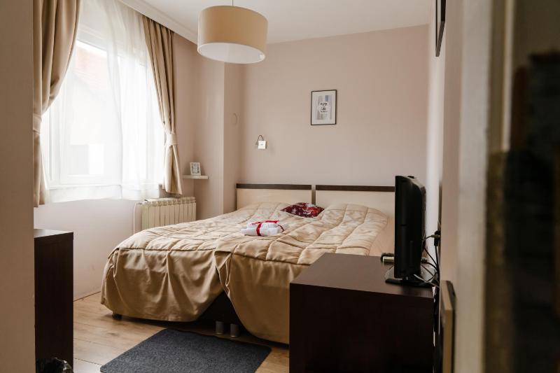 Double Room image 3