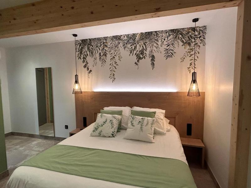 Large Double Room image 1