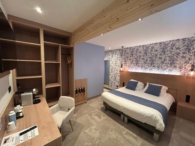 Large Double Room image 3