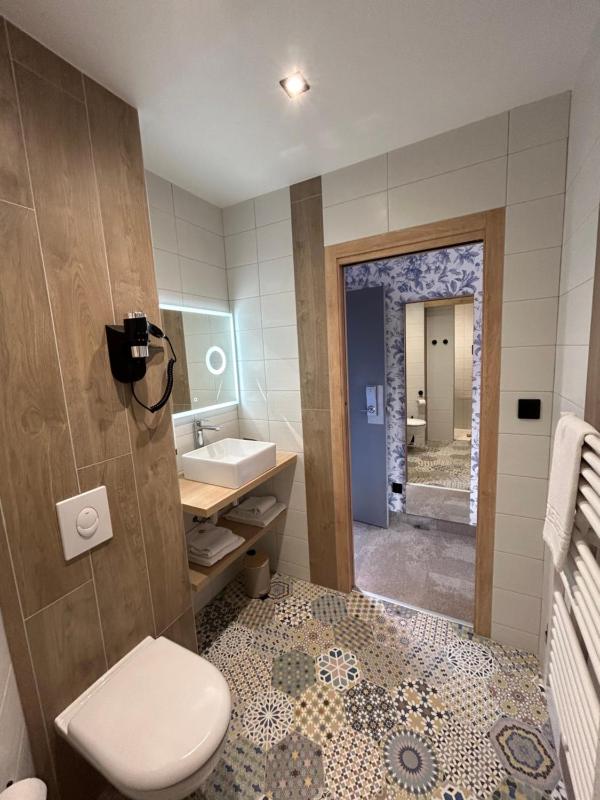 Large Double Room image 2