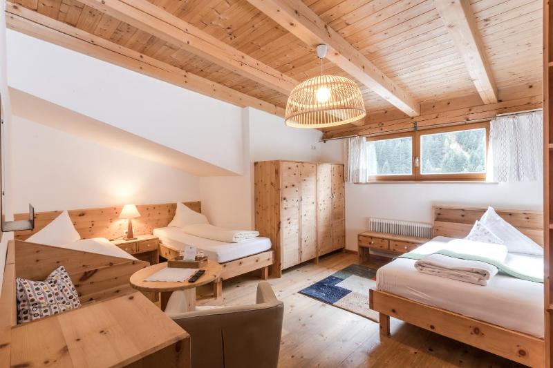 Quadruple Room image 3