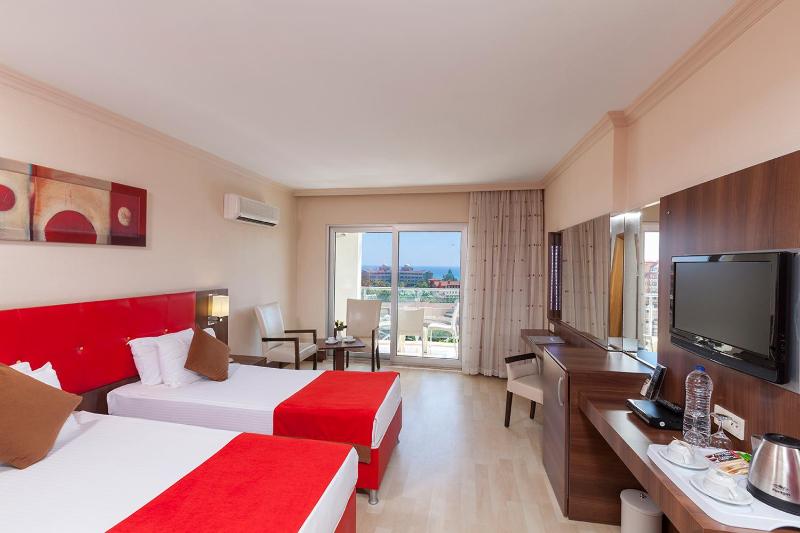 Standard Triple Room image 1