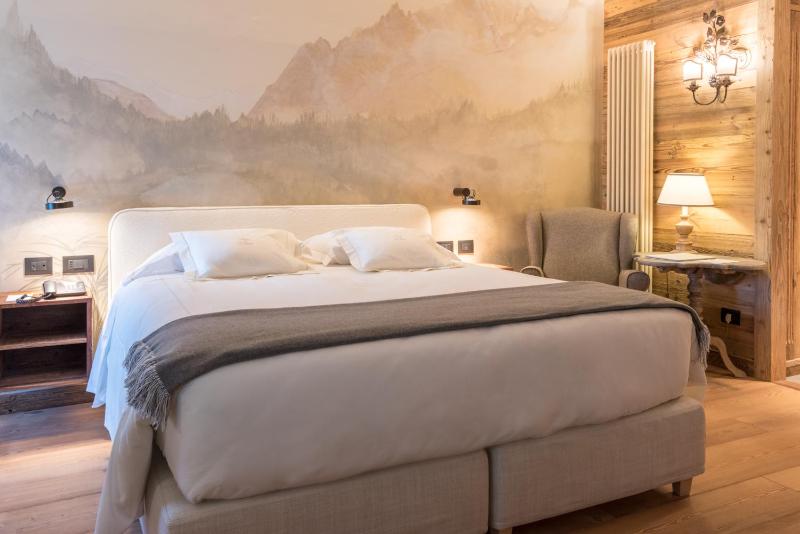 Junior Suite with Balcony image 1