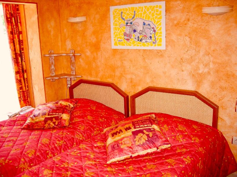 Twin Room image 1