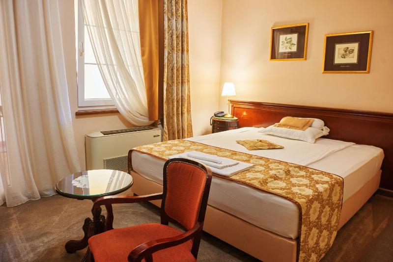 Deluxe Single Room image 3