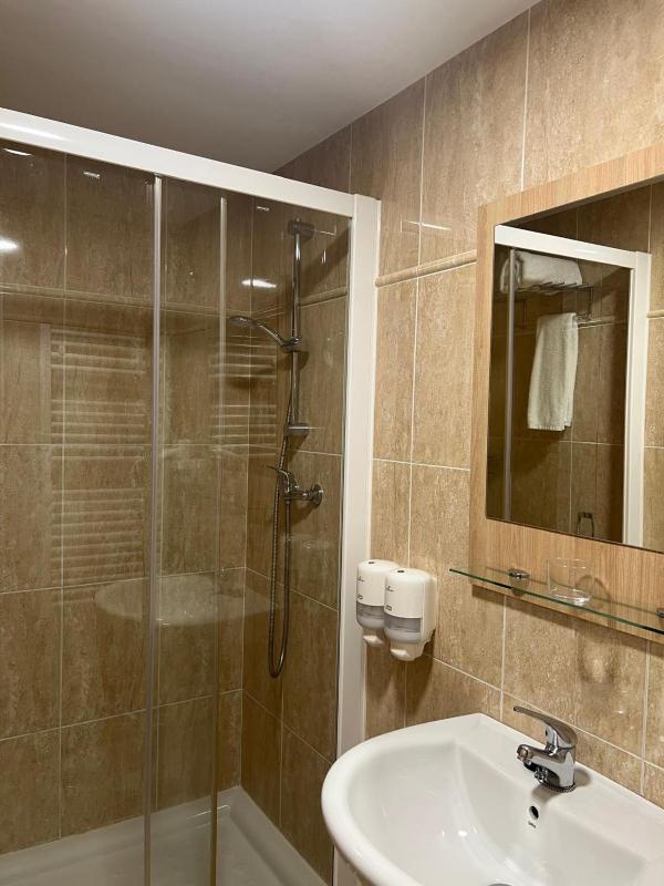 Single Room image 4