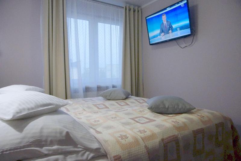 One-Bedroom Suite with Sofa Bed image 4