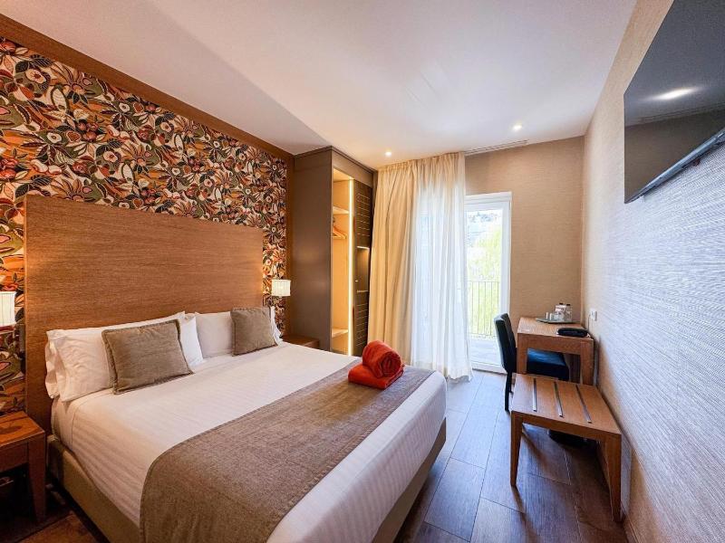 Superior Double or Twin Room with Terrace image 1