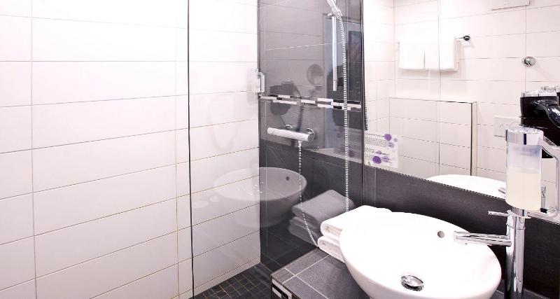 Deluxe Double Room image 3