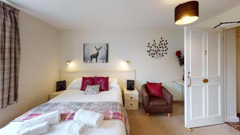 King Room image 3