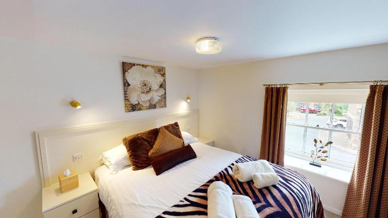 King Room image 2