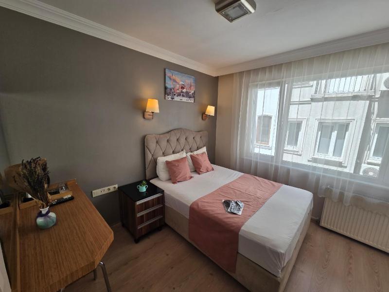TAKSİM LİFE HOUSE - image 1