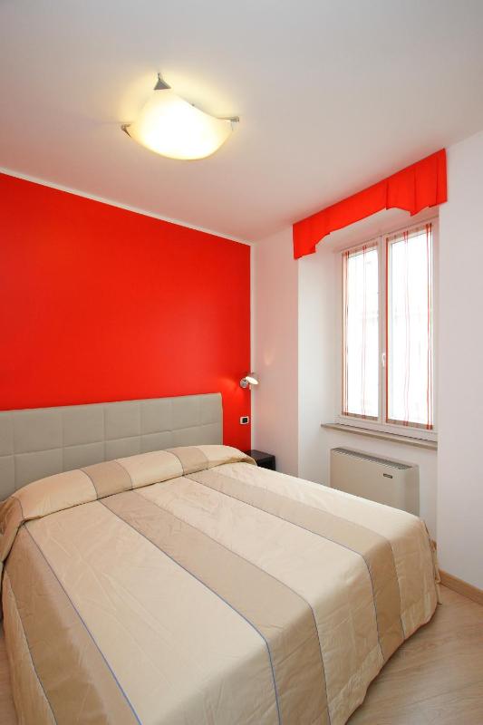 Studio (3 Adults) image 1