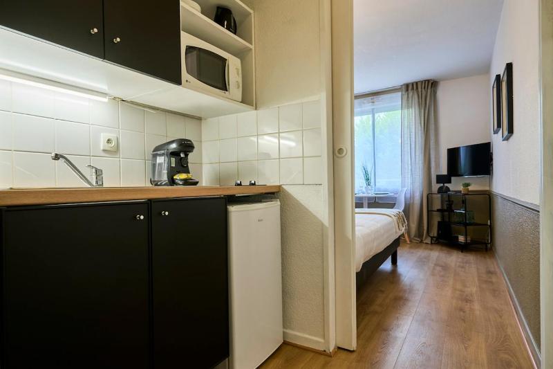 Elegant studio heart of Vauban Lille - image 21
